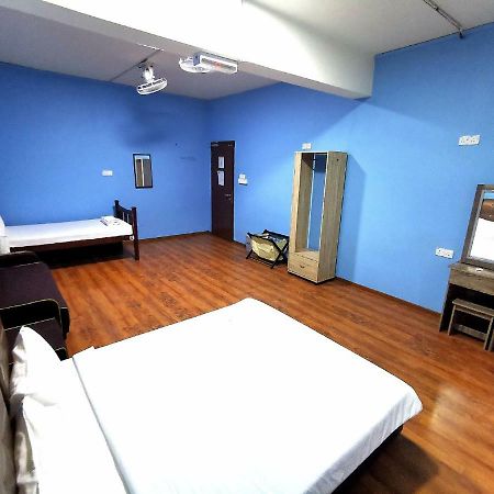 Fat Rhino Hotel Кота Кинабалу Екстериор снимка