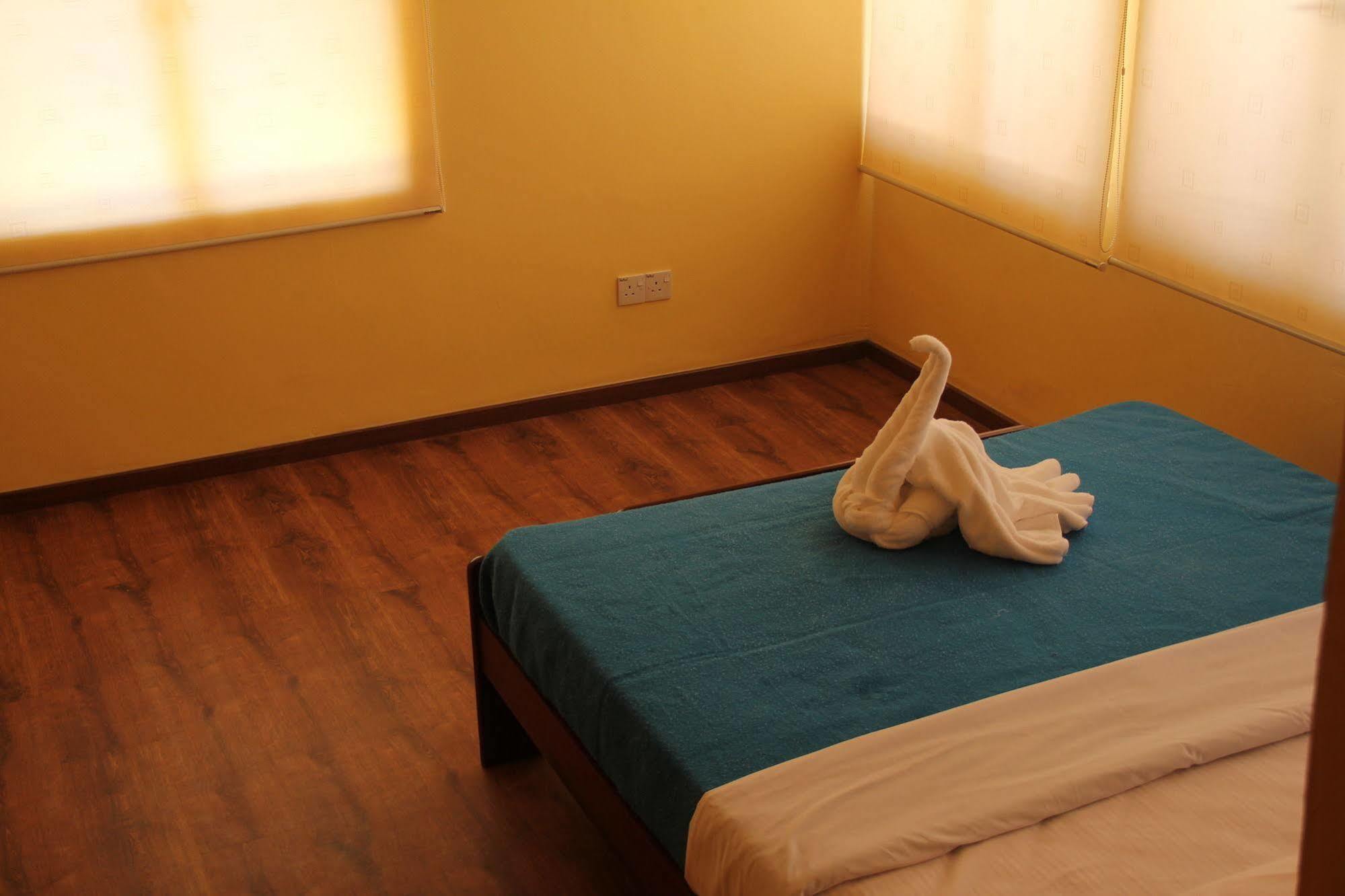 Fat Rhino Hotel Кота Кинабалу Екстериор снимка