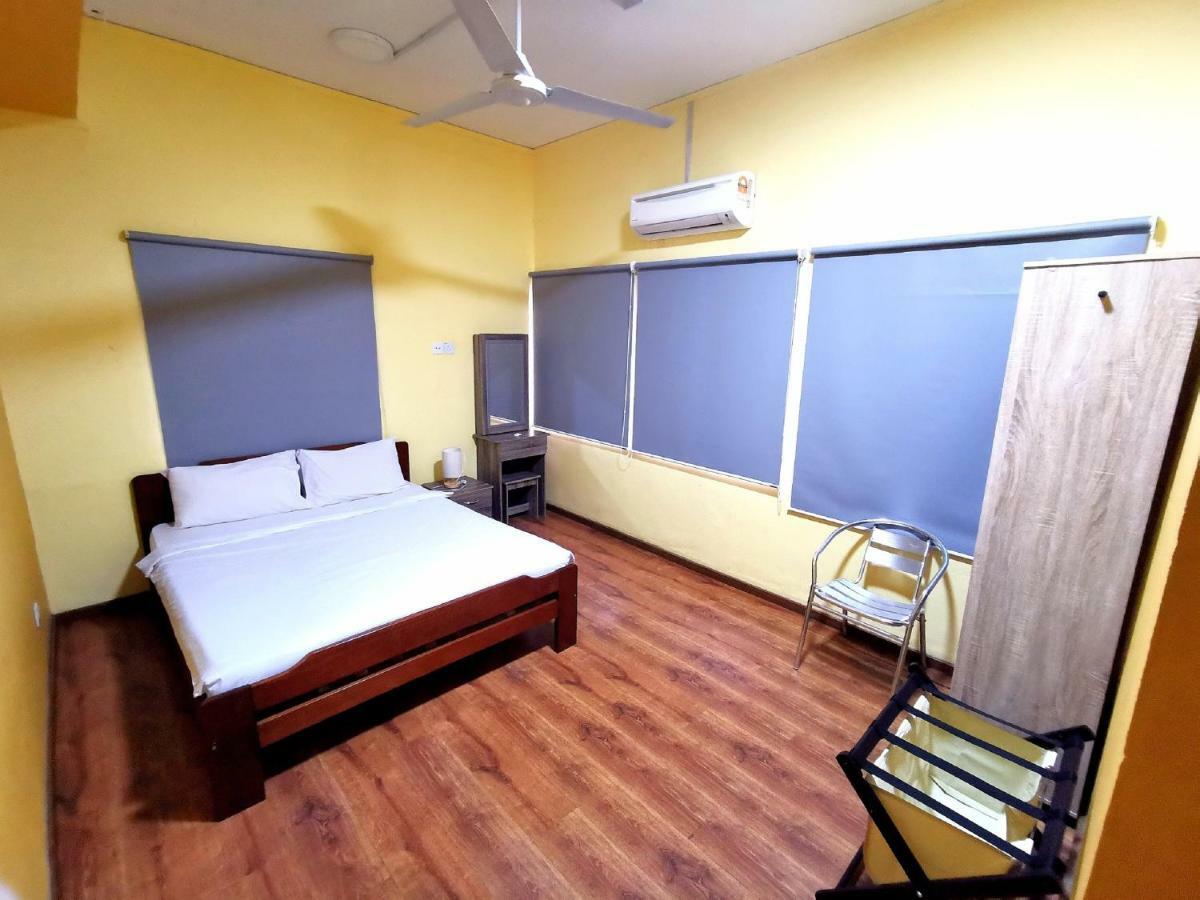 Fat Rhino Hotel Кота Кинабалу Екстериор снимка
