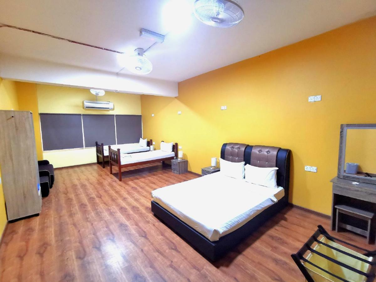 Fat Rhino Hotel Кота Кинабалу Екстериор снимка