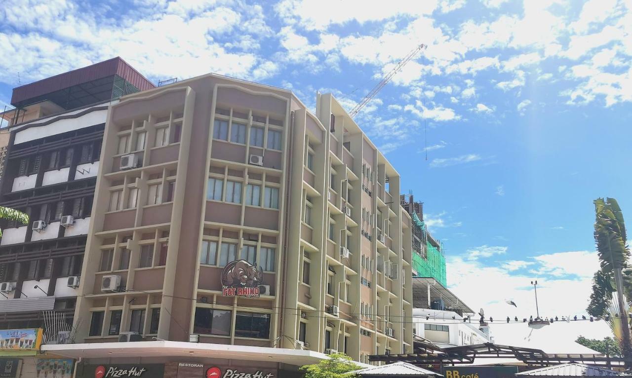 Fat Rhino Hotel Кота Кинабалу Екстериор снимка