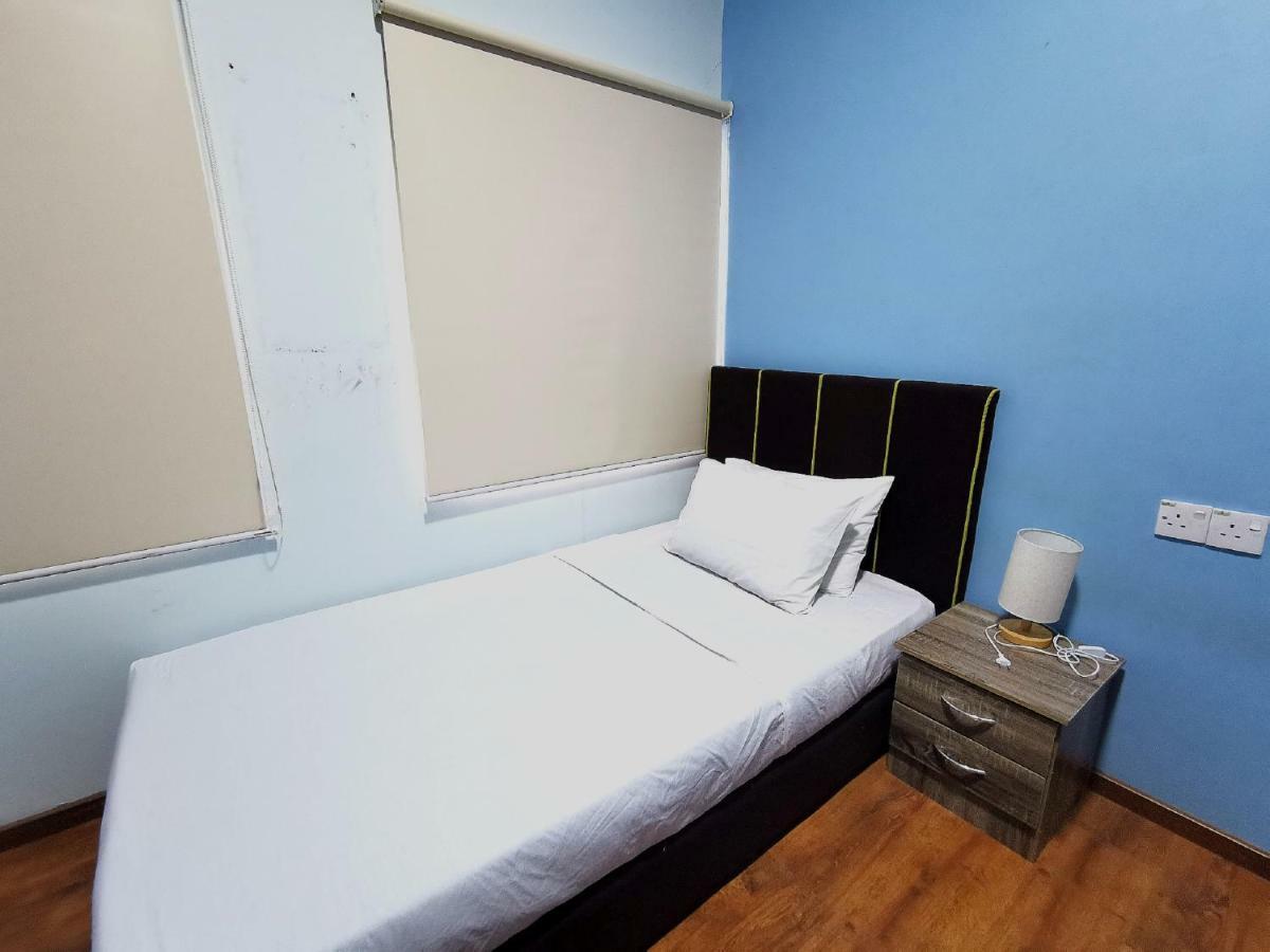 Fat Rhino Hotel Кота Кинабалу Екстериор снимка