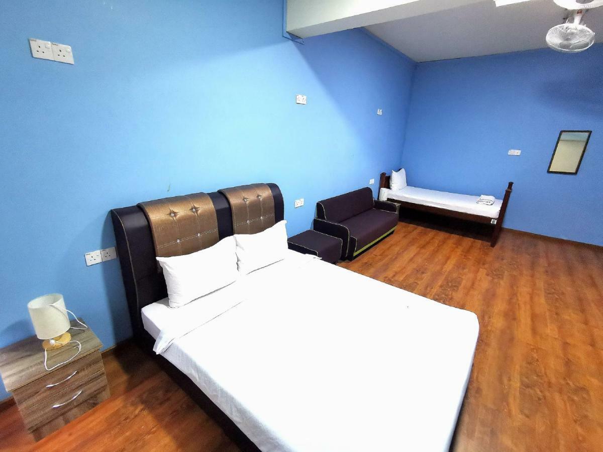 Fat Rhino Hotel Кота Кинабалу Екстериор снимка