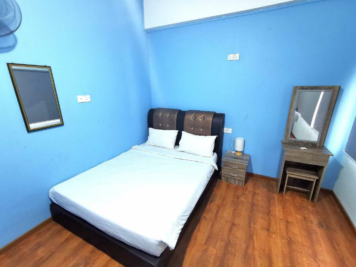 Fat Rhino Hotel Кота Кинабалу Екстериор снимка