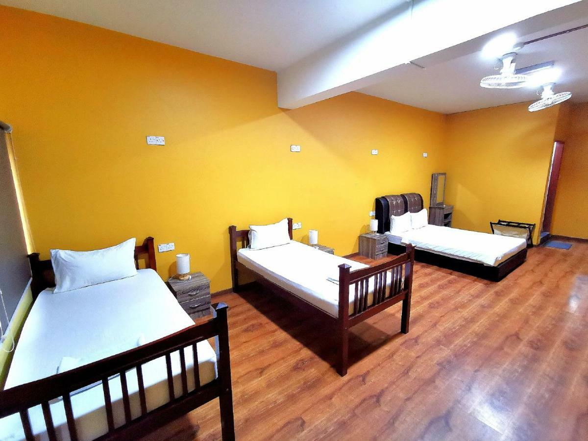 Fat Rhino Hotel Кота Кинабалу Екстериор снимка